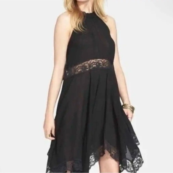 Free People Dresses & Skirts - FREE PEOPLE ASYMMETRICAL LACE HEMLINE DRESS